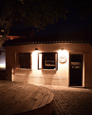 hudi surf bar @ house trends